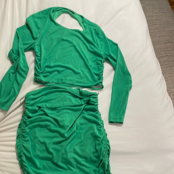 Green Zara skirt set - Picture 3 of 3